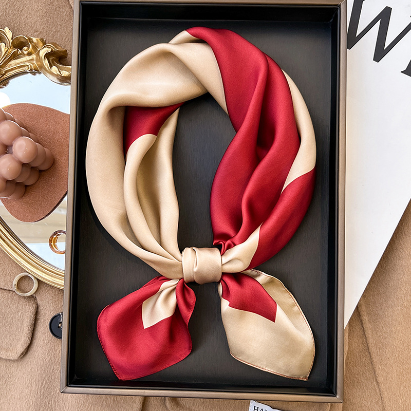 Mouchoirs cheveux foulard en soie 70*70 cm imprimé Satin grand carré foulards en soie châles pour femmes marque de luxe concepteur Hijab bandeau