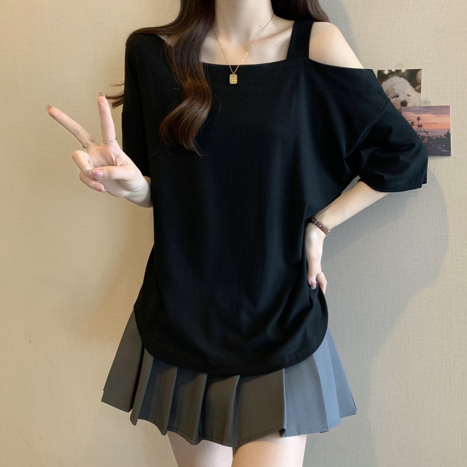 T-shirt d'été grande taille pour femme, nouvelle collection, couleur unie, coupe ample et légère, anti-âge, asymétrique, épaules dénudées, manches courtes