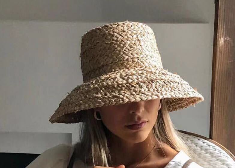 Casquette en raphia à bord large pour femmes, chapeaux de plage de vacances, chapeau de paille à dessus plat, casquette de soleil d'été pour dames, chapeau UV E27, nouvelle mode