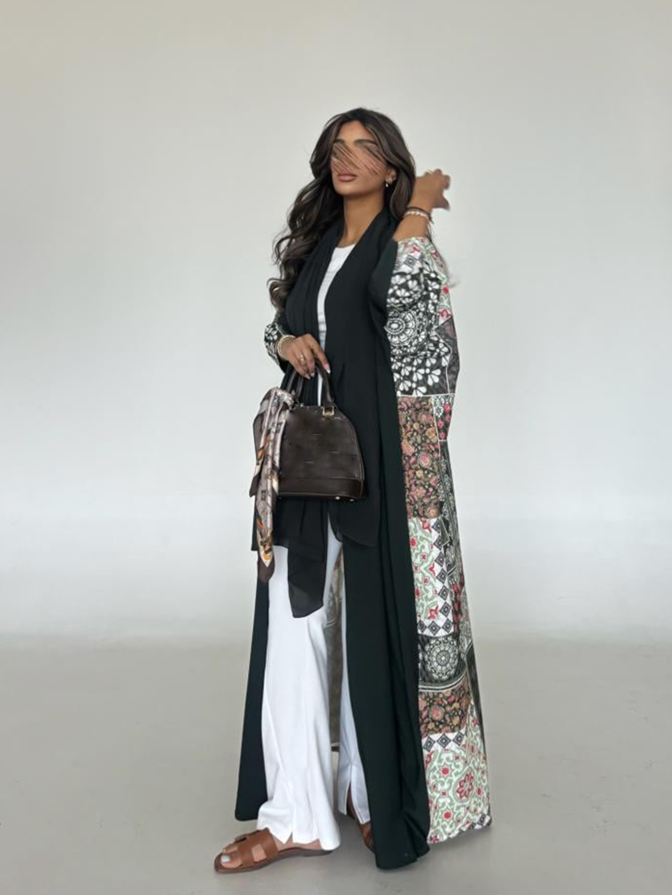 Abaya arabe ample et élégante à manches longues à imprimé floral irrégulier