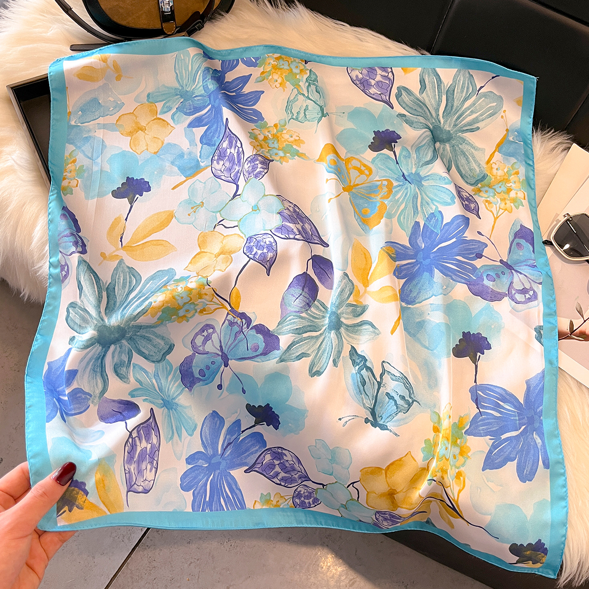 Écharpe carrée de luxe pour femmes, joli foulard floral en soie imitation, bandanas, hijab, foulard élégant, châle