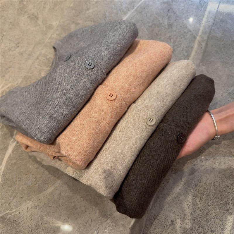 Cardigan en tricot à manches longues pour femme, col rond boutonné, confortable et ajusté, veste pull tendance pour le printemps