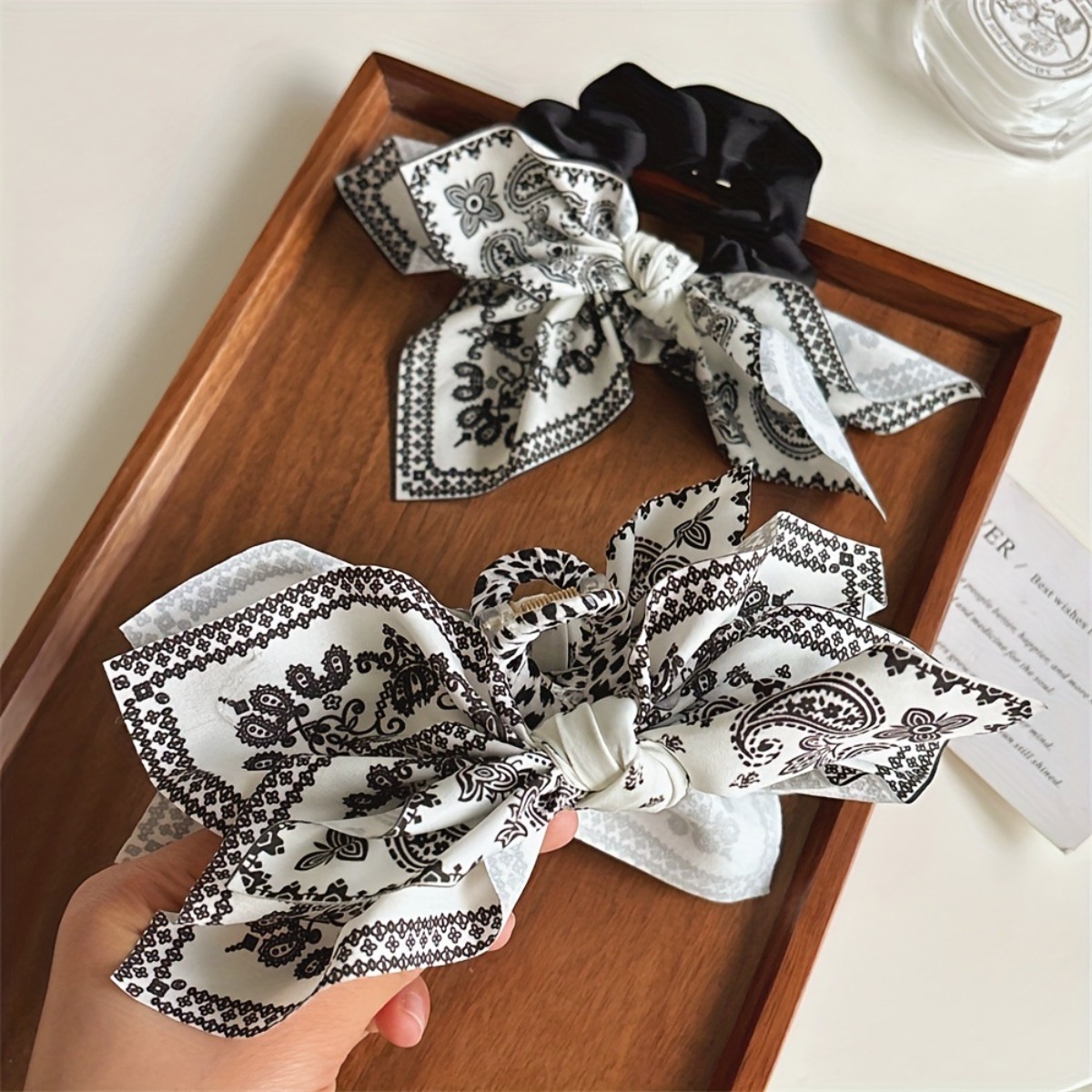 Pince à cheveux rétro à motif floral en forme de noix de cajou, accessoire capillaire français tendance, idéal pour le quotidien et les tenues décontractées des femmes