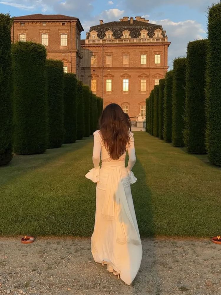 Robe élégante blanche en dentelle froncée, style vintage, sexy, à manches longues évasées, dos nu, pour soirée, collection automne