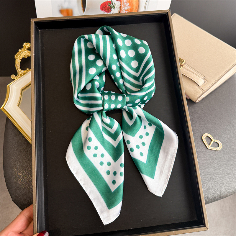 Nouvelle écharpe à motif à pois de 70 cm pour femmes, foulard fin en sergé pour le printemps et l'été, châle turban à la mode et polyvalent