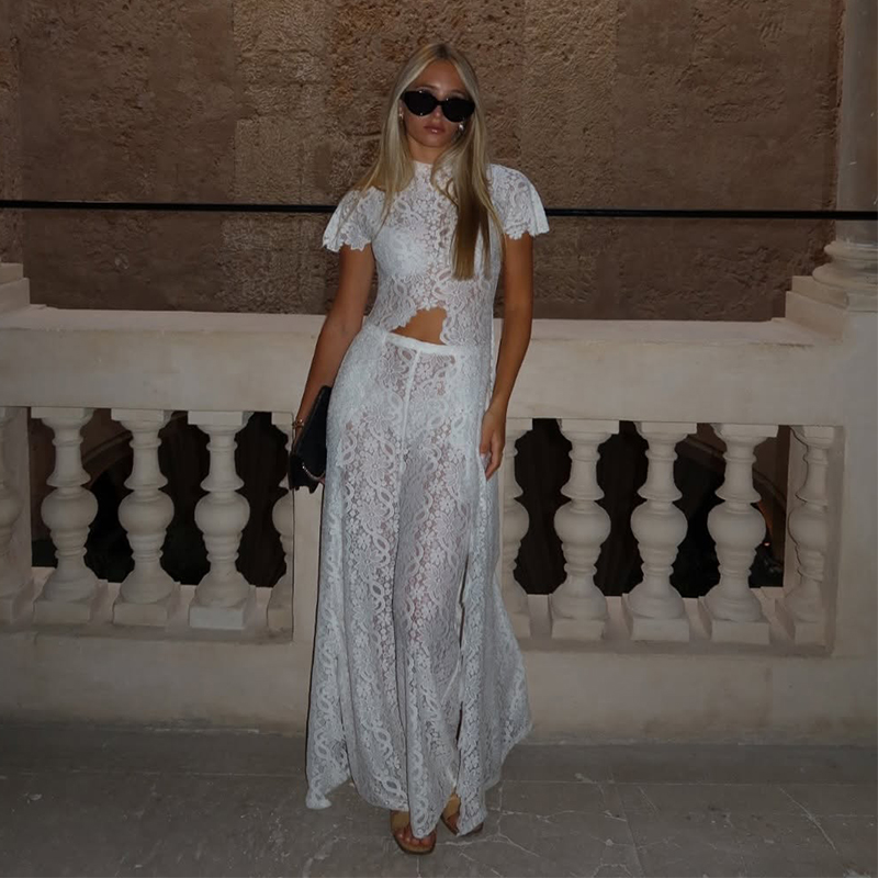 Ensemble décontracté pour femmes : manteaux longs en dentelle, hauts transparents unis, pantalons droits longs. Ensembles de mode automne 2026 pour femmes.