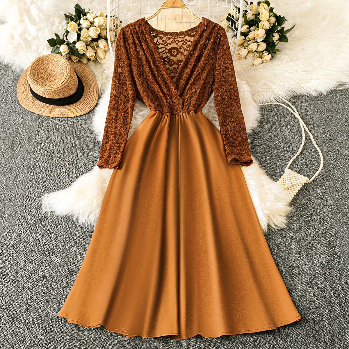 Robe élégante pour femmes grandes tailles, col surplis, corsage en dentelle, ourlet évasé, tenue maxi pour femmes printemps/automne