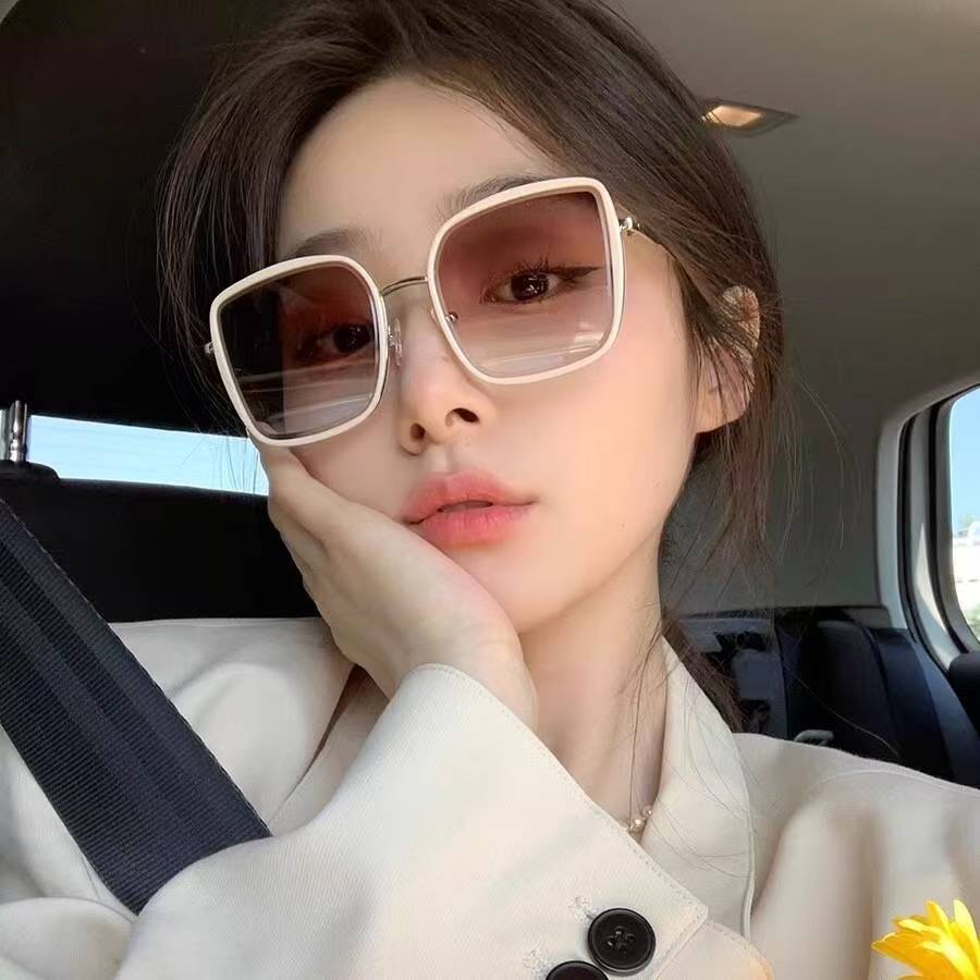 Lunettes de soleil de luxe carrées à grande monture pour femme, style vintage, pour la conduite et la ville, monture métallique, verres polygonaux