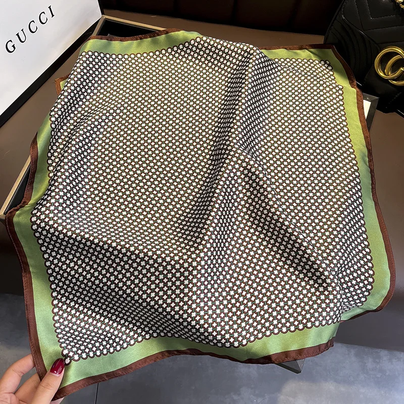 Foulards en soie 100% pour femmes, nouvelle mode d'automne 2023, foulard anti-poussière, serviette carrée de protection solaire populaire, châle de luxe imprimé léopard
