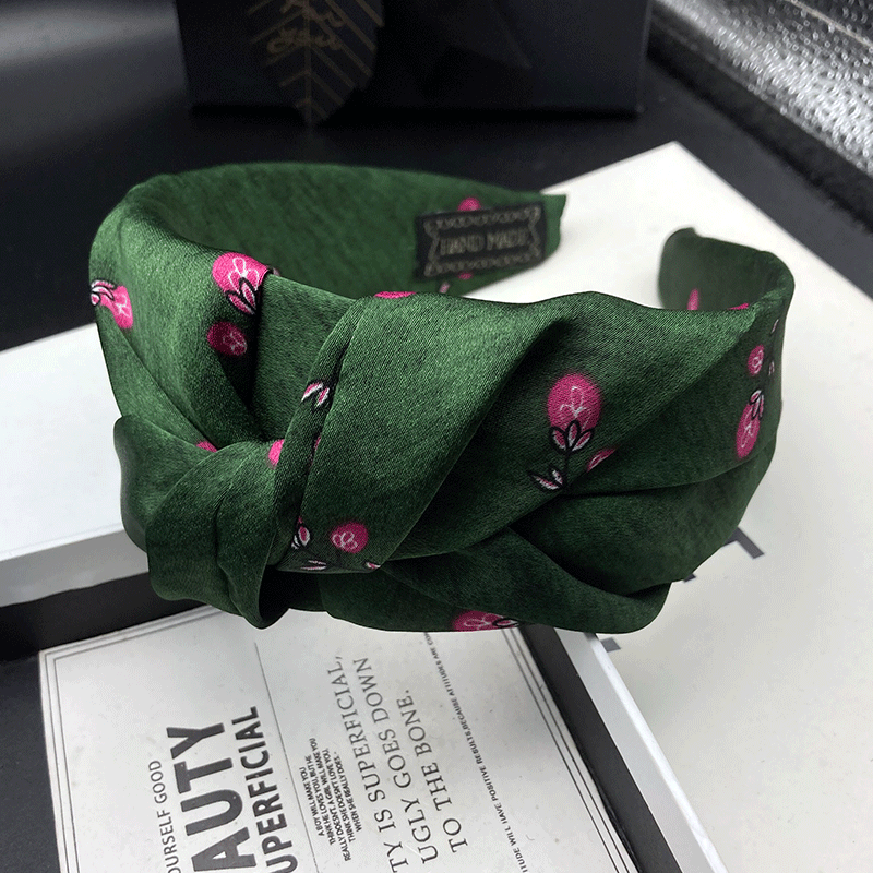 Bandeau élégant en satin pour femme, idéal pour les coiffures hautes, les activités de plein air, les cheveux lissés et comme bandeau pour le lavage du visage