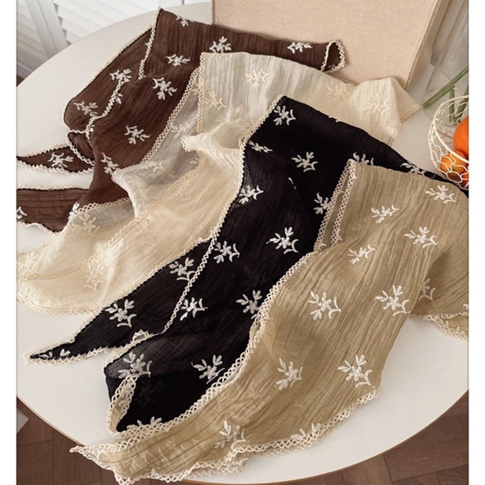 Foulard triangulaire rétro en dentelle, brodé de fleurs, châle de printemps, bandeau floral pour cheveux, été
