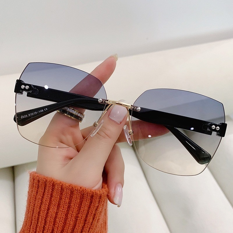 Lunettes de soleil pour femmes nouvelle mode lunettes sans monture dégradé lunettes de soleil dame Vintage classique lunettes de mode