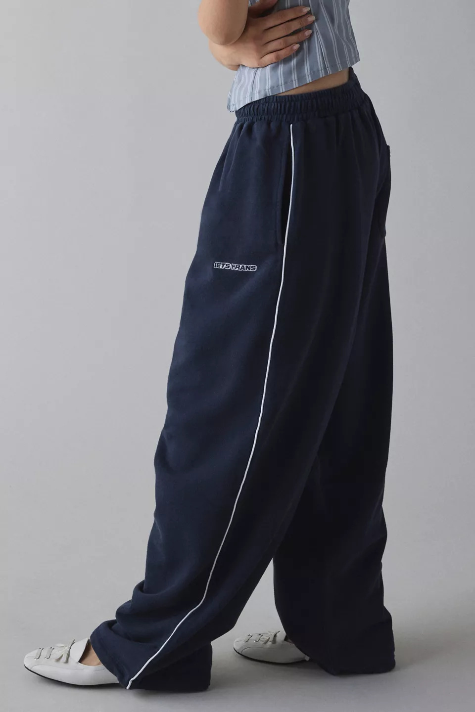 Pantalones Casuales nouveau pantalon décontracté brodé rose pour femmes pantalon droit taille élastique ample et confortable 2025 nouveau