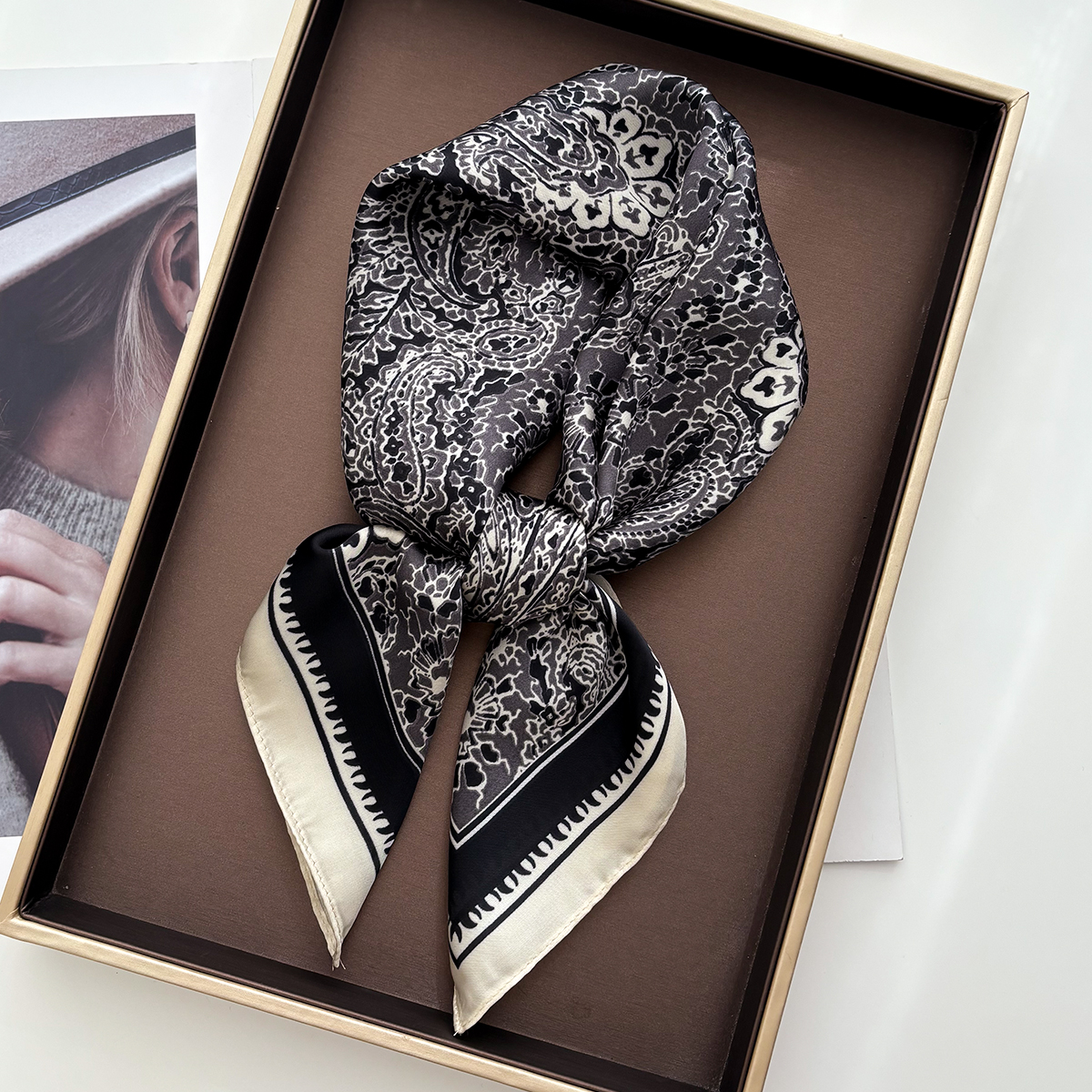 Foulard carré en soie pour femmes, mode Paisley, Bandana, châle, foulard, bandeau pour cheveux, cravates pour dames