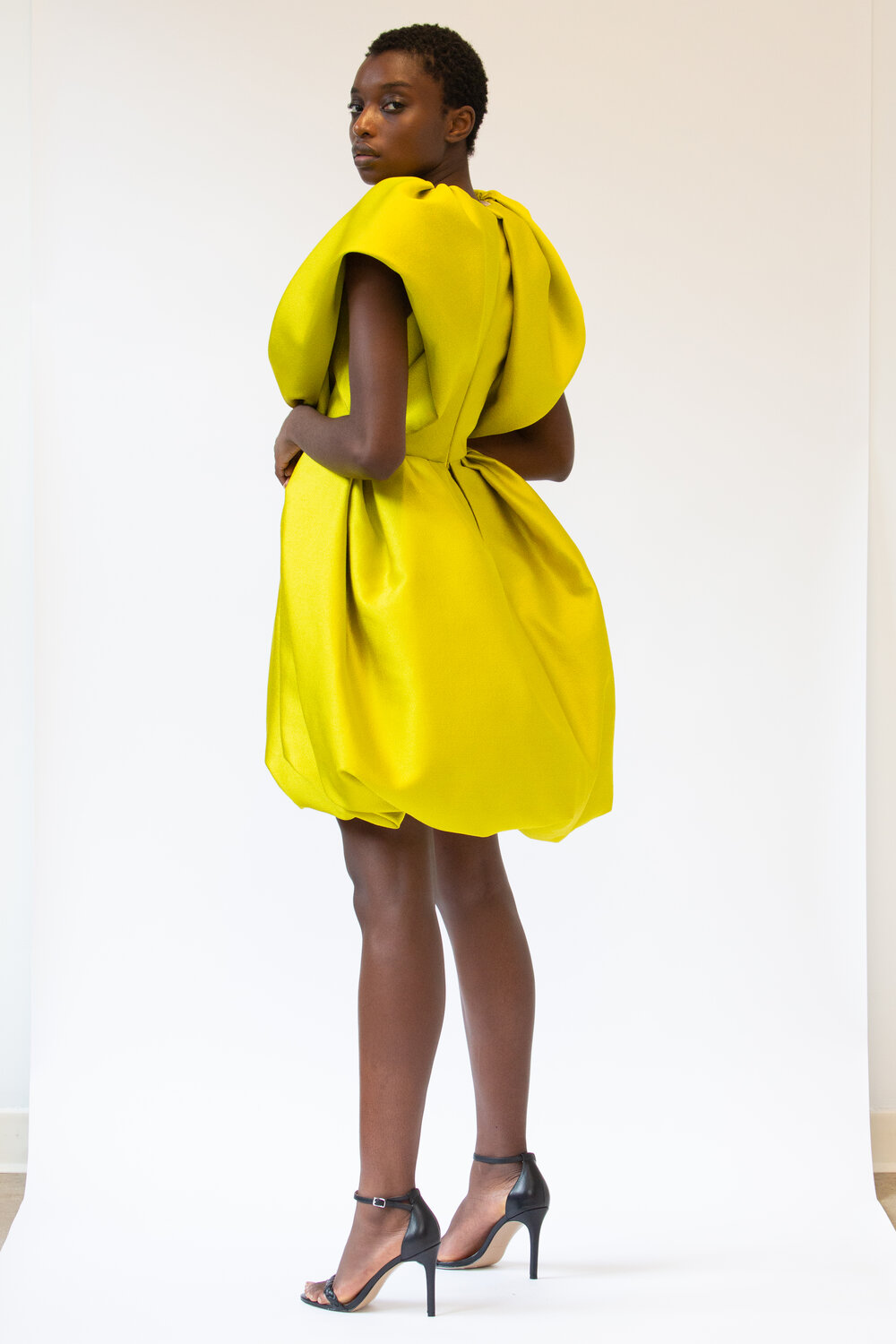 Robe Courte en Satin à Manches Courtes Bouffantes pour Femme, Mini Maxi Plissée, Tenue de ixd'Anniversaire, Nouvelle Couture