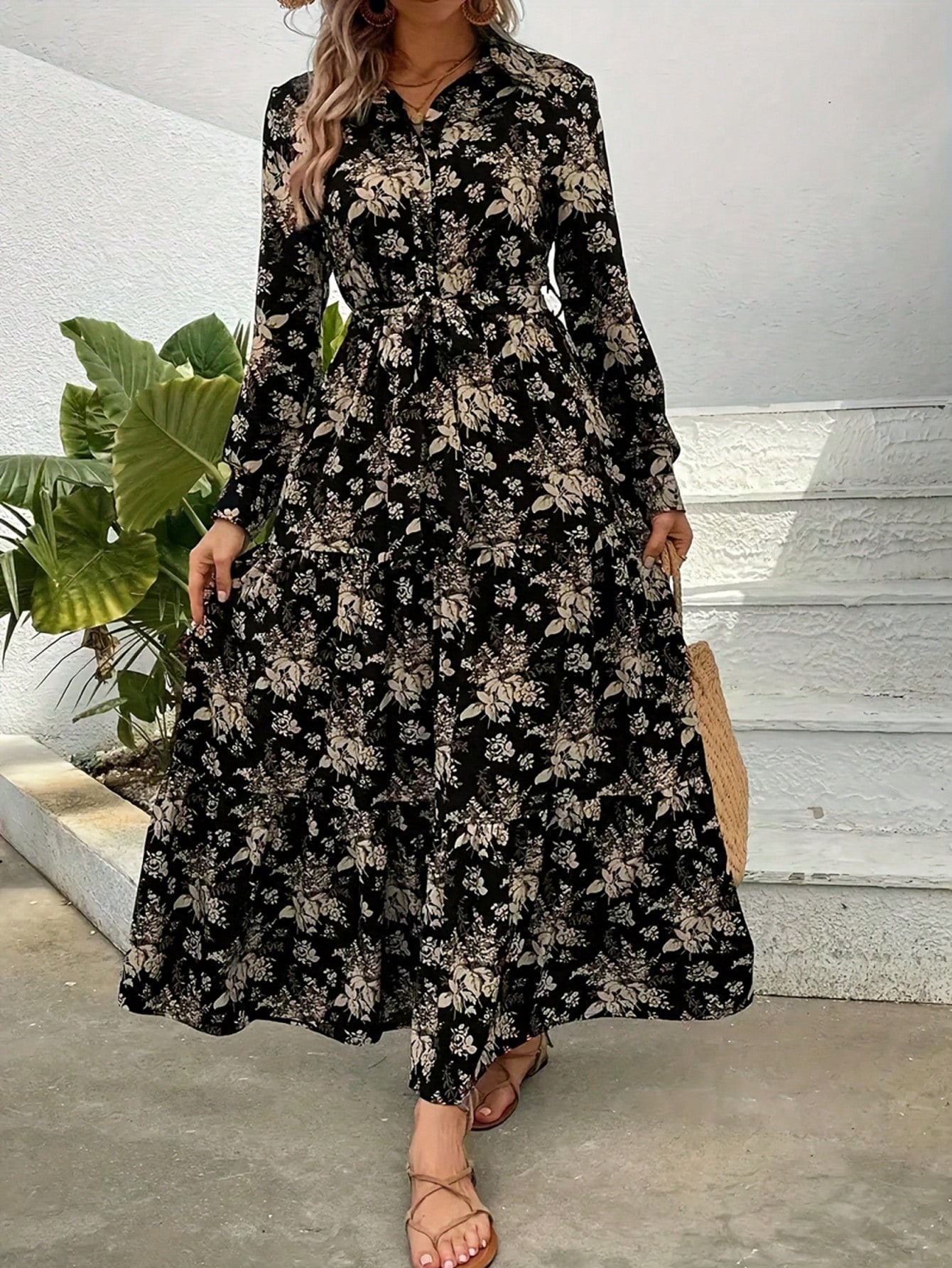 Les imprimés floraux dégagent une ambiance tendance et amincissante, avec des jupes pour femmes à manches longues et des styles décontractés amples.