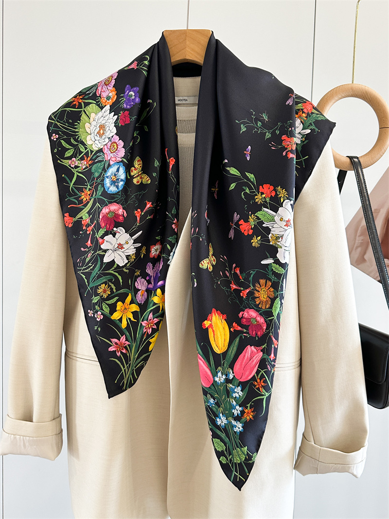 Foulard en soie 90 cm pour femme, bandanas carrés, foulards de luxe de créateur, foulards roulés à la main, accessoires de tête et de sac, décoration