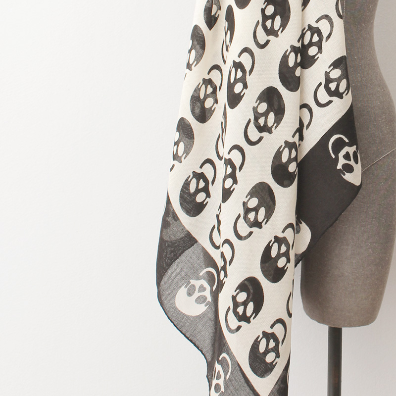 Foulards carrés en coton et lin à imprimé crâne pour femmes, bandanas, foulards de tête et cache-cols tendance printemps-automne, Marque 2026