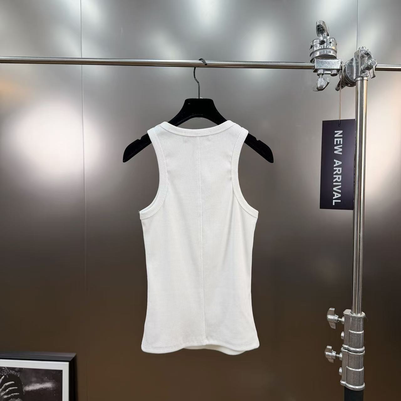 Débardeur polyvalent en coton pour femmes, haut moulant, col rond, sans manches, fil décoratif en métal, début du printemps et de l'été