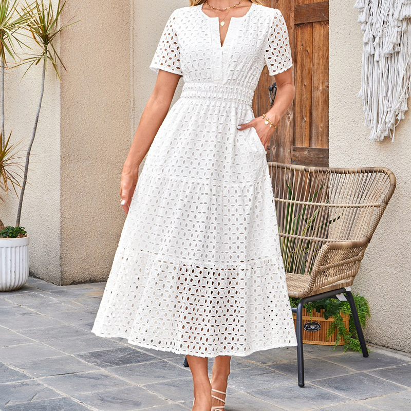 Robe longue de plage décontractée pour femmes, col en v, ajourée, plissée, manches courtes, couleur unie, mode dames, robes Maxi, été