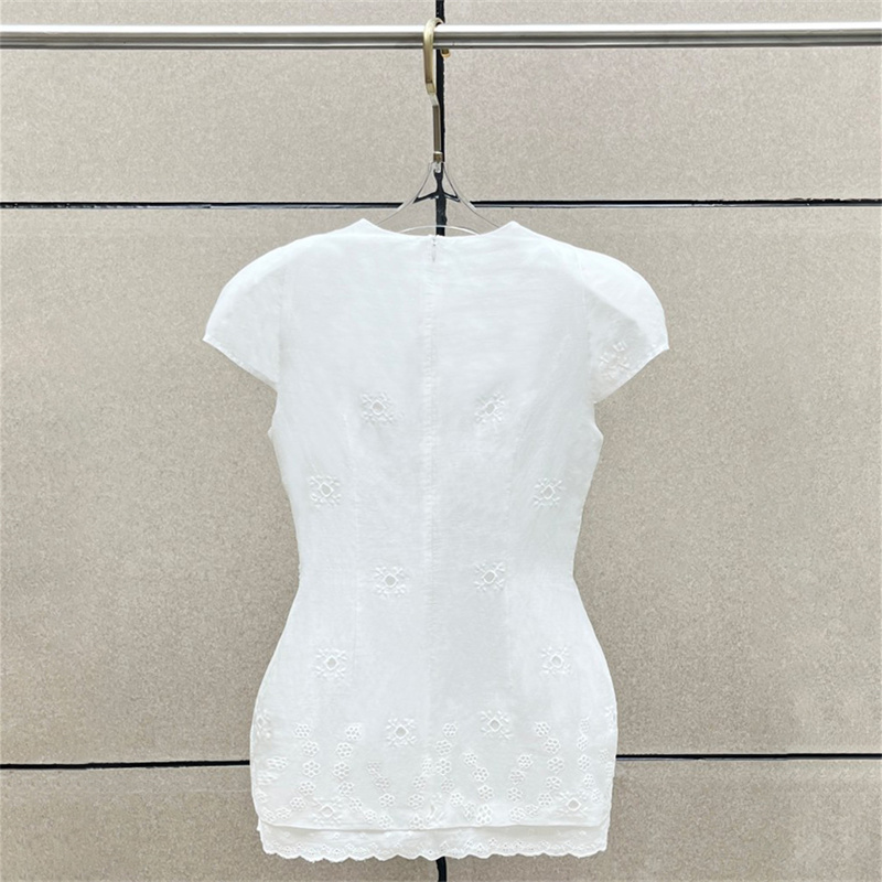 Robes décontractées pour femmes Nouvelle robe mini brodée de fleurs pour l'été 2026 Robe courte en mélange de ramie à col rond style Y2K pour les vacances