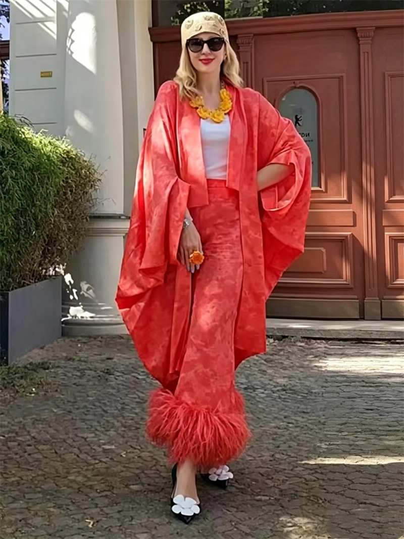 Kimono en satin jacquard floral rouge pour femme, collection Printemps 2026, manches trois-quarts, ouvert sur le devant, longue veste décontractée