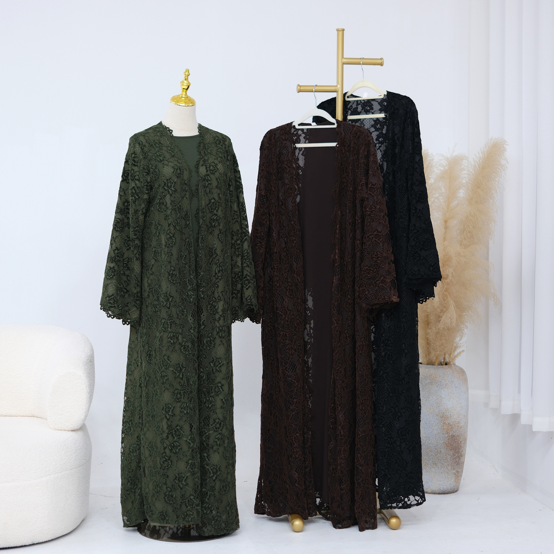 Abaya Modeste Nouvelle Collection Zahraa 2026 – Abaya Ouverte sur le Devant avec Dentelle et Doublure – Robe Cardigan pour Femme pour l'Aïd et le Ramadan