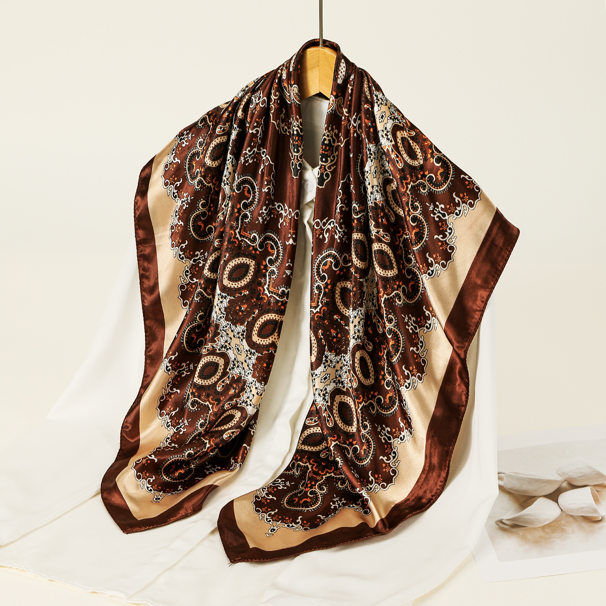 90*90 cm Satin soie carré écharpe femme mode foulard cou tête/cheveux foulards Bandana mouchoir Paisley imprimé foulard