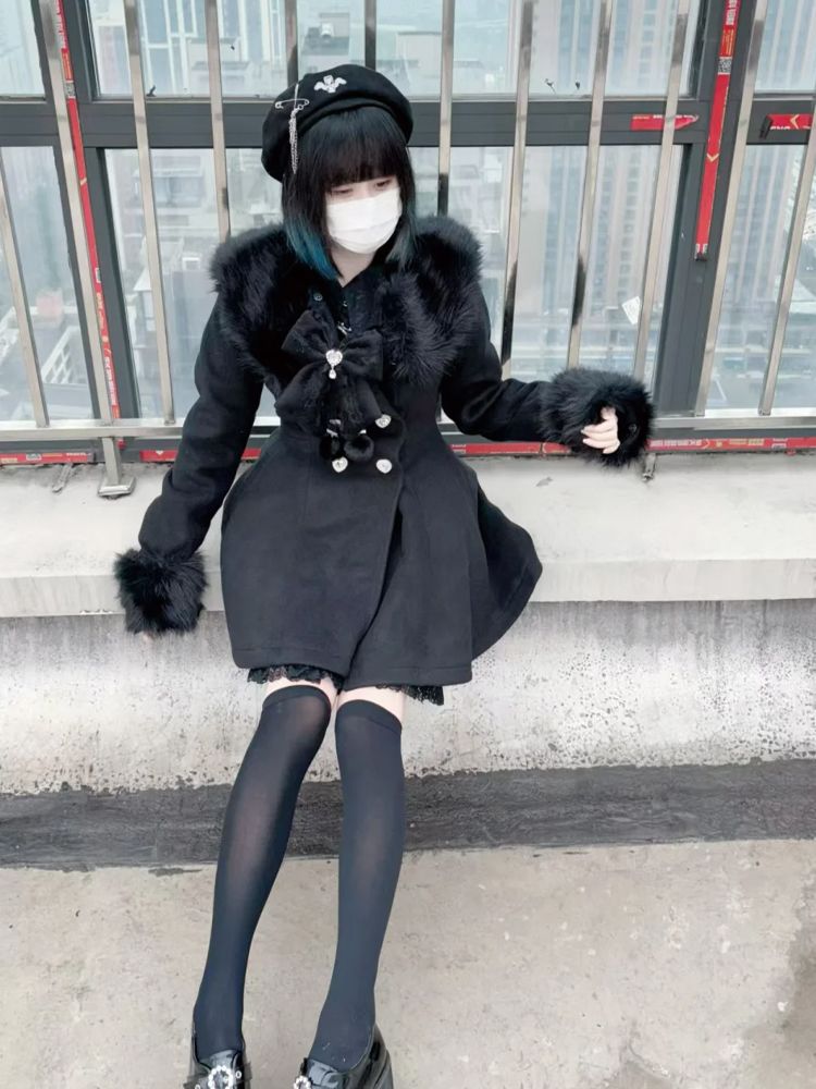 Manteau élégant et mignon pour femmes, style japonais automne-hiver, col en fausse fourrure, manches longues, haut décontracté, style Lolita, avec nœud et boutons, veste chaude et douce.