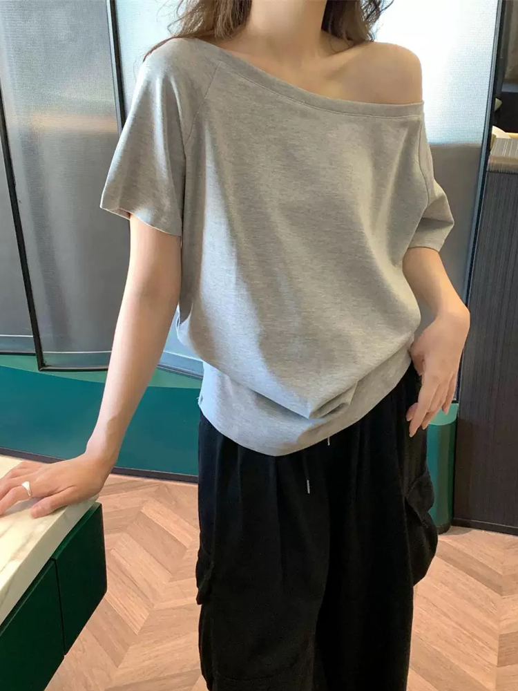 T-shirt asymétrique en coton 92% pour femme, col incliné, manches courtes, coupe ample, épaules dénudées, pour un style streetwear estival doux et respirant