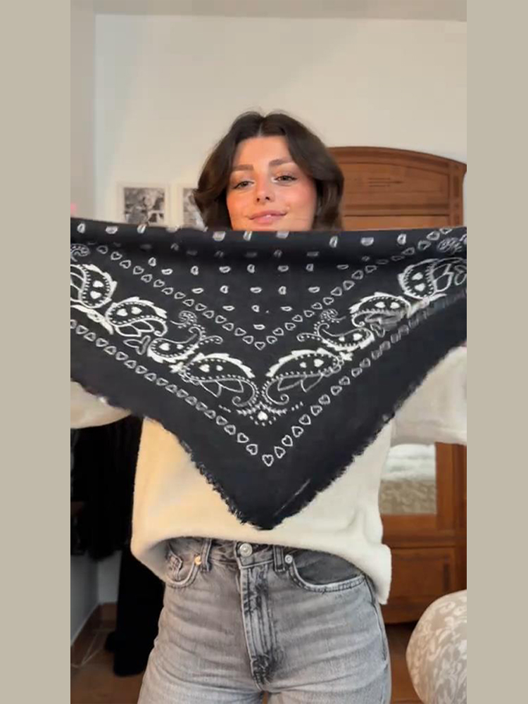 Écharpe carrée chic en tricot imprimé pour femme, légère et respirante, accessoire de mode féminin pour le quotidien et les trajets 2026
