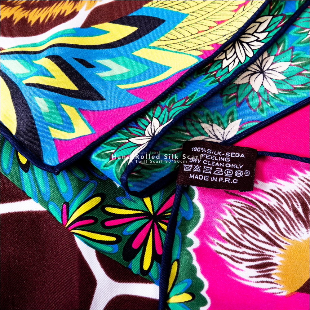 The Three Graces Foulard de marque de luxe avec imprimé Girafe pour femmes, écharpe carrée en soie 90x90, 100% soie naturelle, pour cheveux