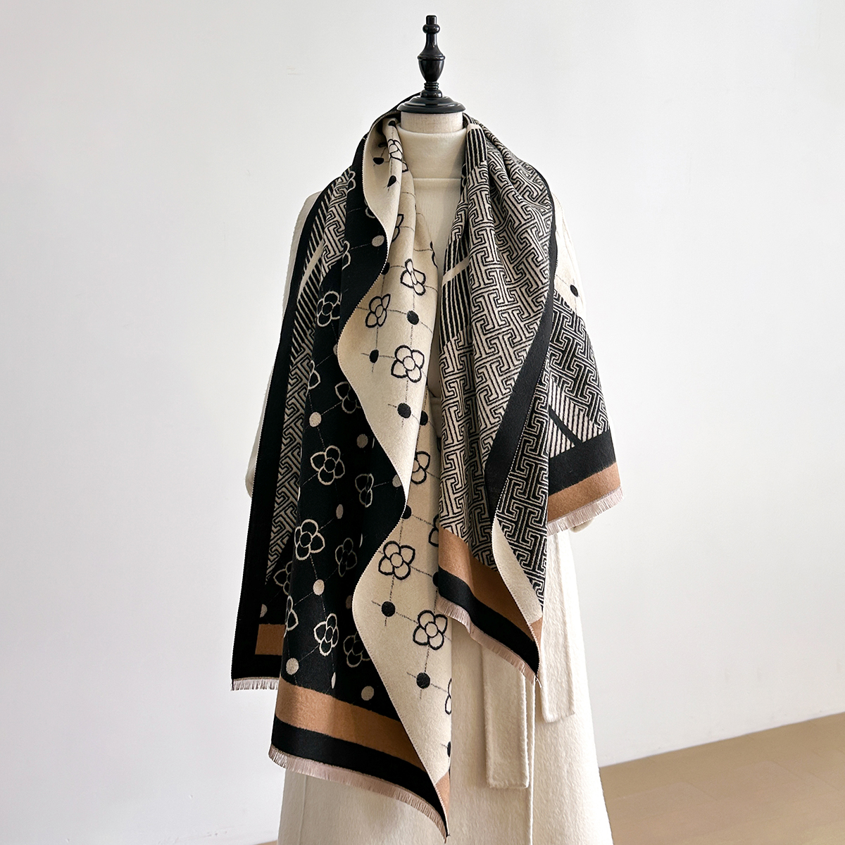Châle d'hiver en cachemire de marque de luxe pour femmes, motif Allover Vintage imprimé avec des glands, enveloppe Pashmina et Bandana, 2025