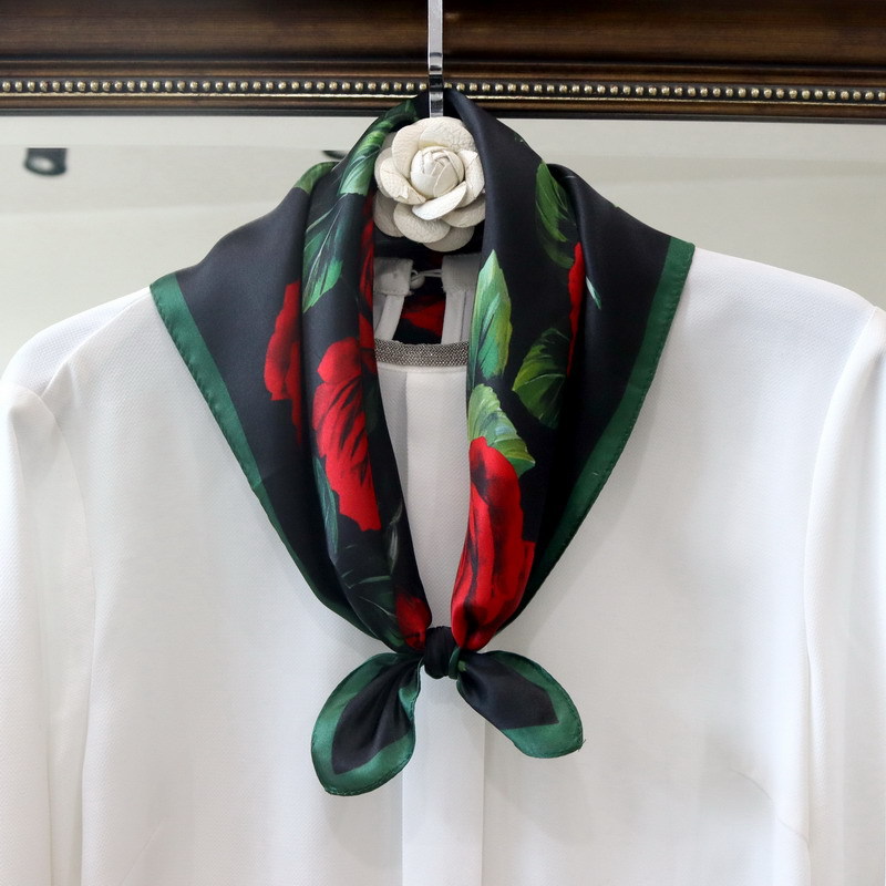Nouvelles écharpes carrées 100 % soie naturelle pour femmes, imprimées florales, foulards, châles de plage, bandanas, hijabs, écharpes, rubans pour sacs