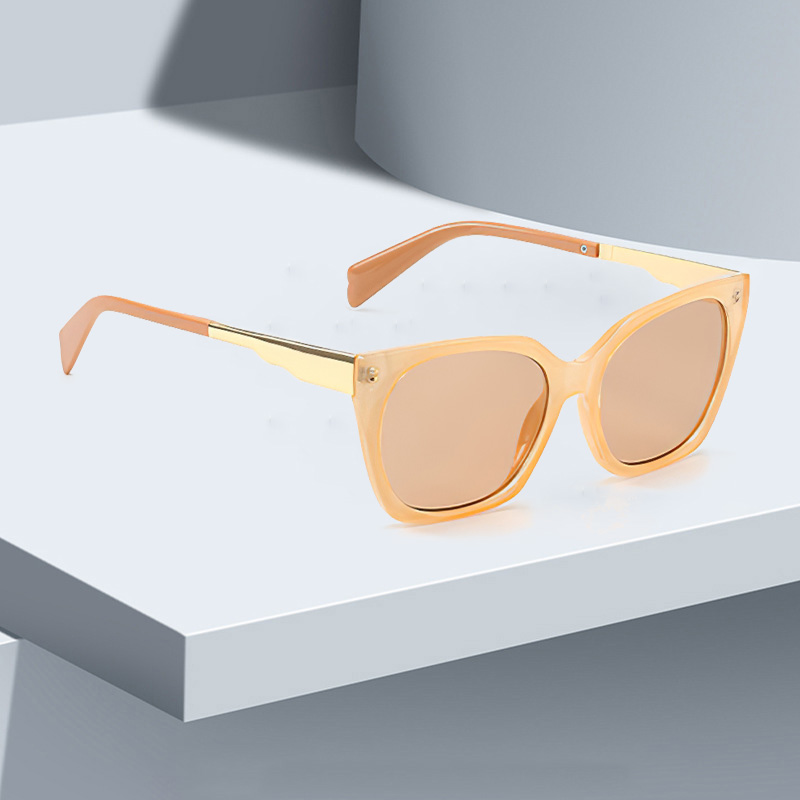 Lunettes de soleil Vintage pour femmes, à la mode, monture rouge éblouissante, motif vert doré, lentille luxueuse, décoration, lunettes pour femmes