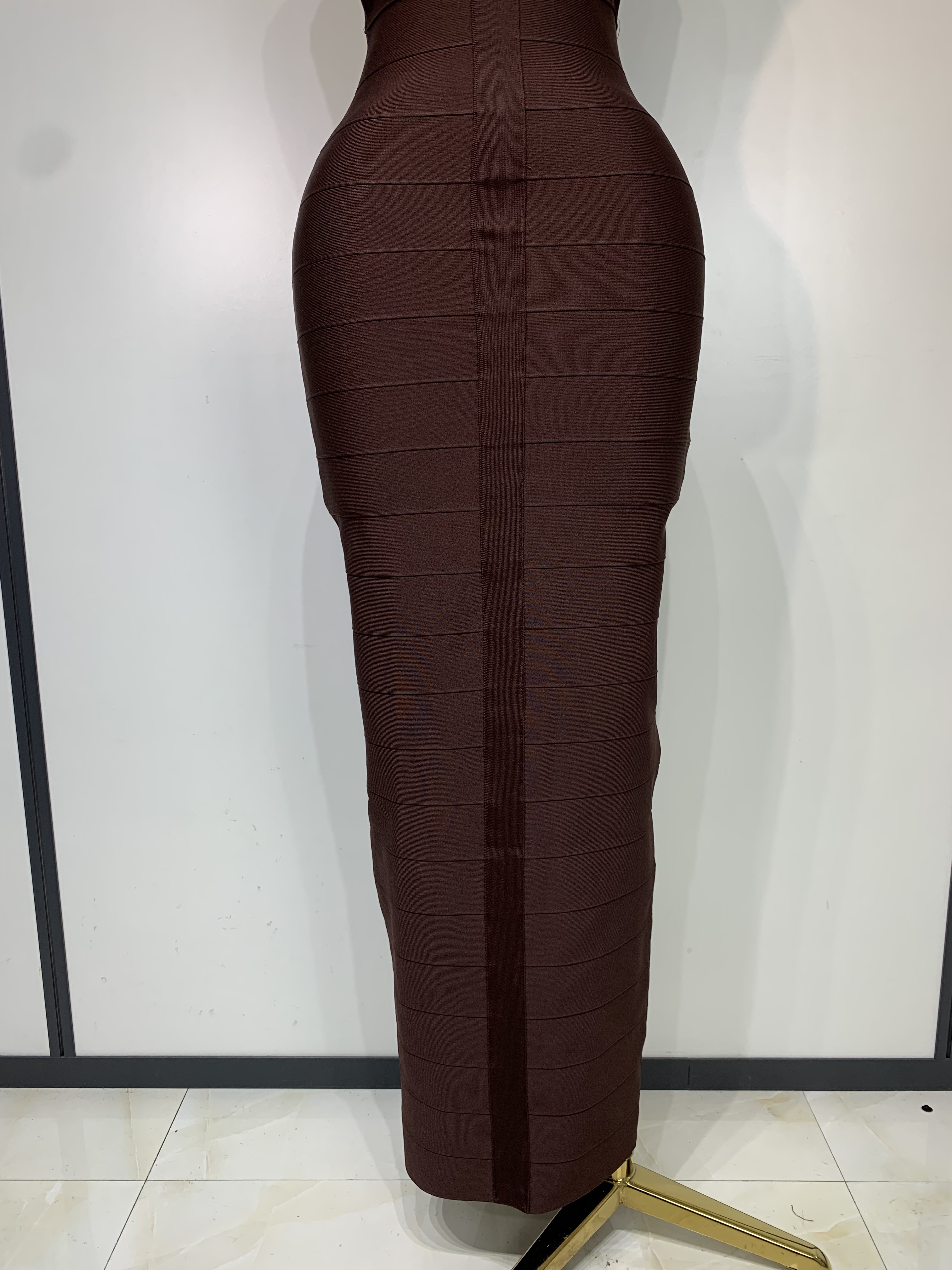 Robe moulante élégante et sexy sans manches à col roulé pour femme, idéale pour les soirées, clubs, fêtes, anniversaires, cocktails et bals de promo