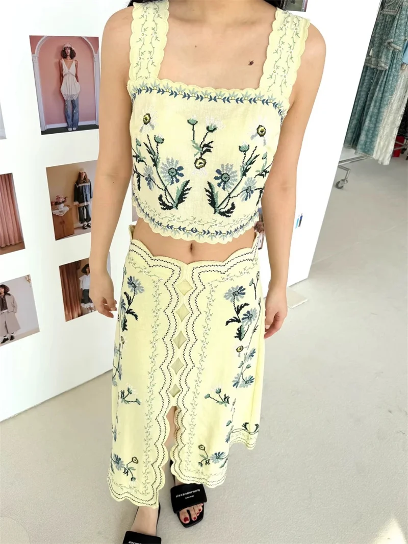 Débardeur camisole brodé de fleurs 2 couleurs pour femme + Gilet court sans manches ou Jupe midi fendue taille haute droite