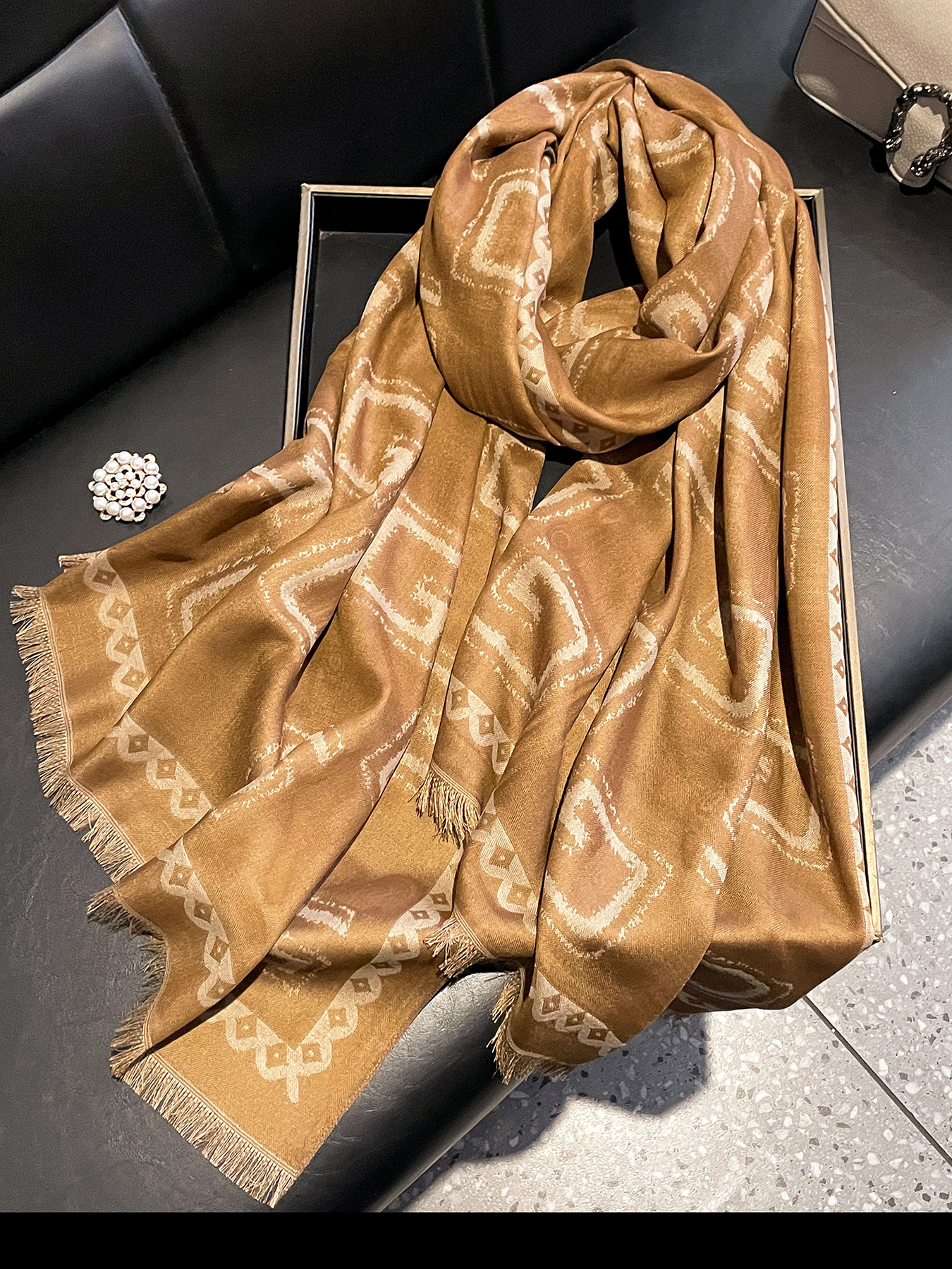 Écharpe vintage pour femme à imprimé géométrique et lettres, châle réversible à franges, écharpe enveloppante douce et chaude pour le quotidien et les voyages