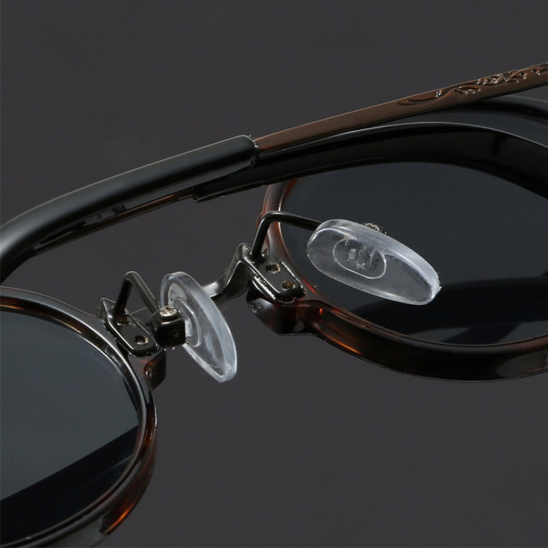 Petite monture Vintage Steampunk lunettes de soleil rondes femmes pour hommes mâle extérieur populaire classique Rivet marque de luxe concepteur verre de soleil
