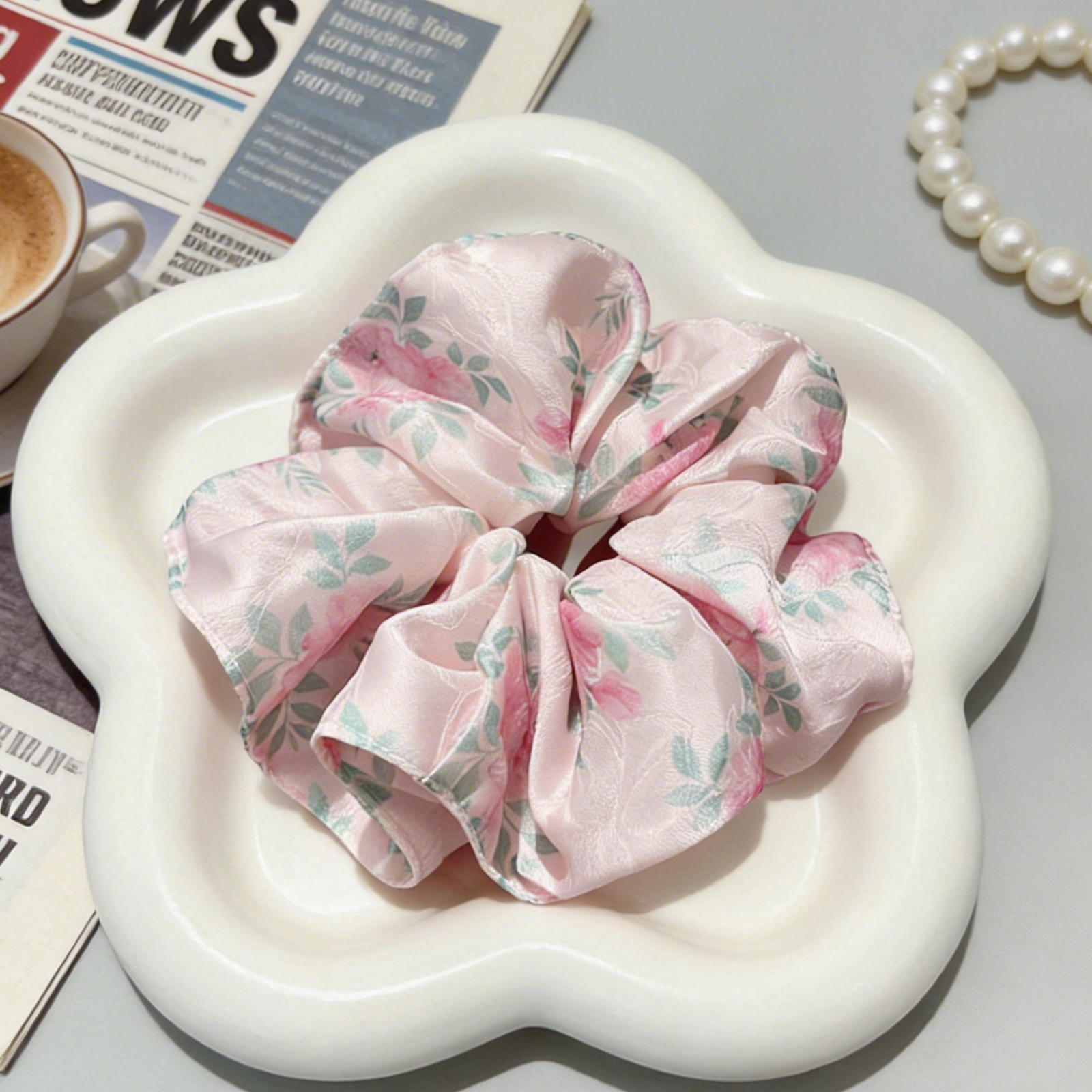 1PC Chouchou en satin rose à motif floral pour femme, élégant, imprimé roses, accessoire capillaire doux et soyeux pour le printemps, l'été et le quotidien