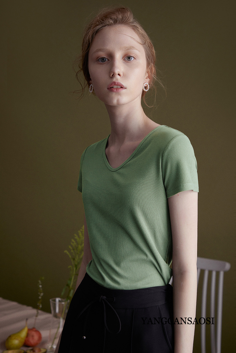 2025 haut tendance pour femmes printemps/été nouveau ajustement Sexy soie glace respirant solide ample à manches courtes T-shirt vêtements pour les femmes
