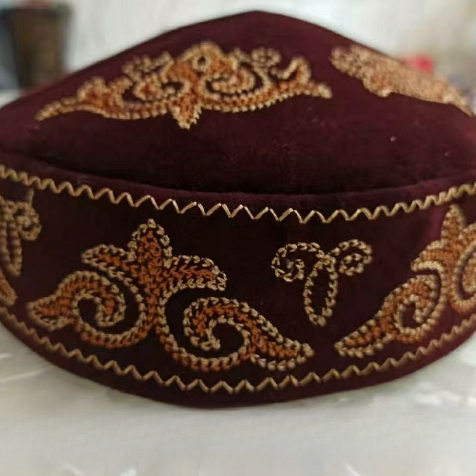 Casquettes de Style Kazakh pour femmes et hommes, chapeaux de fête de danse sur scène, mode noir bleu Kufi musulman Hijab, broderie faite à la main