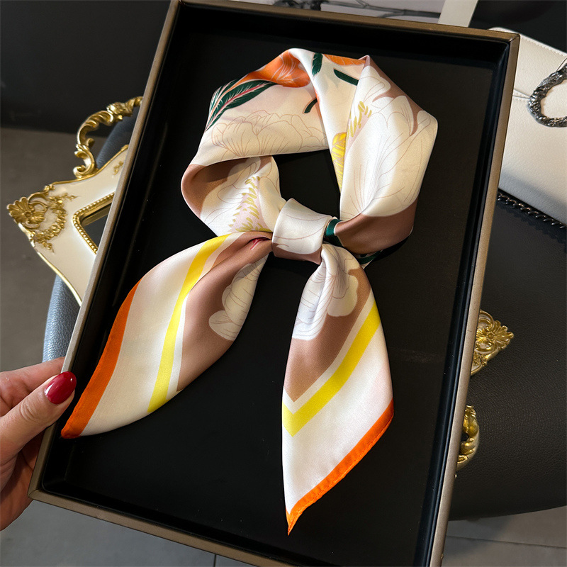 Écharpe pour femmes mode fleur imprimé foulard de luxe Bandanna respirant carré écharpe printemps/été bandeau Hijab foulards
