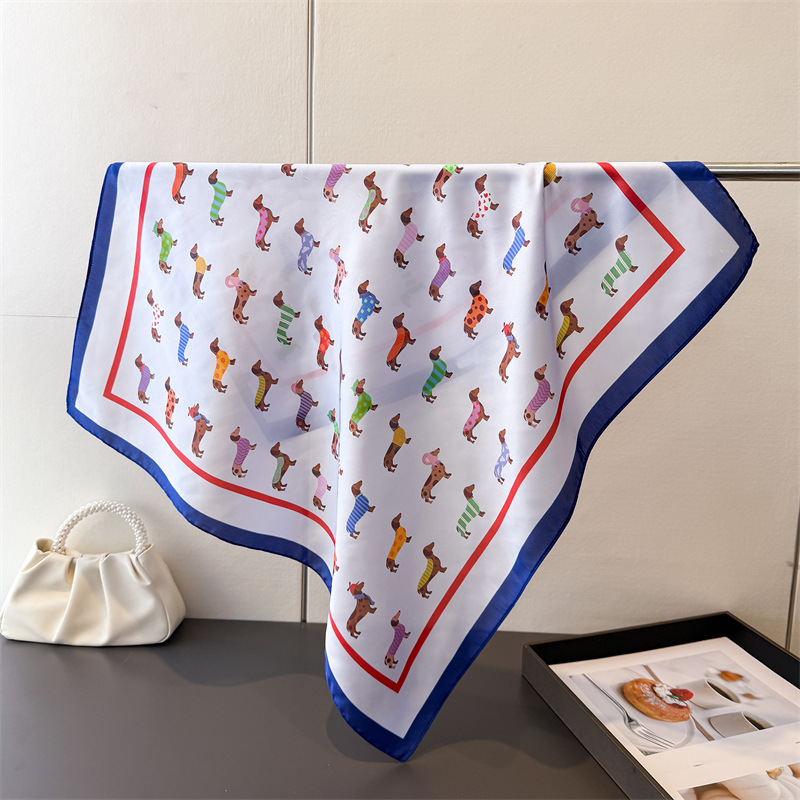 Foulard carré en soie pour femme, motif chien de luxe, en satin doux, bandeau, ruban pour sac à main, hijab, foulard de cou, bandeau pour la tête