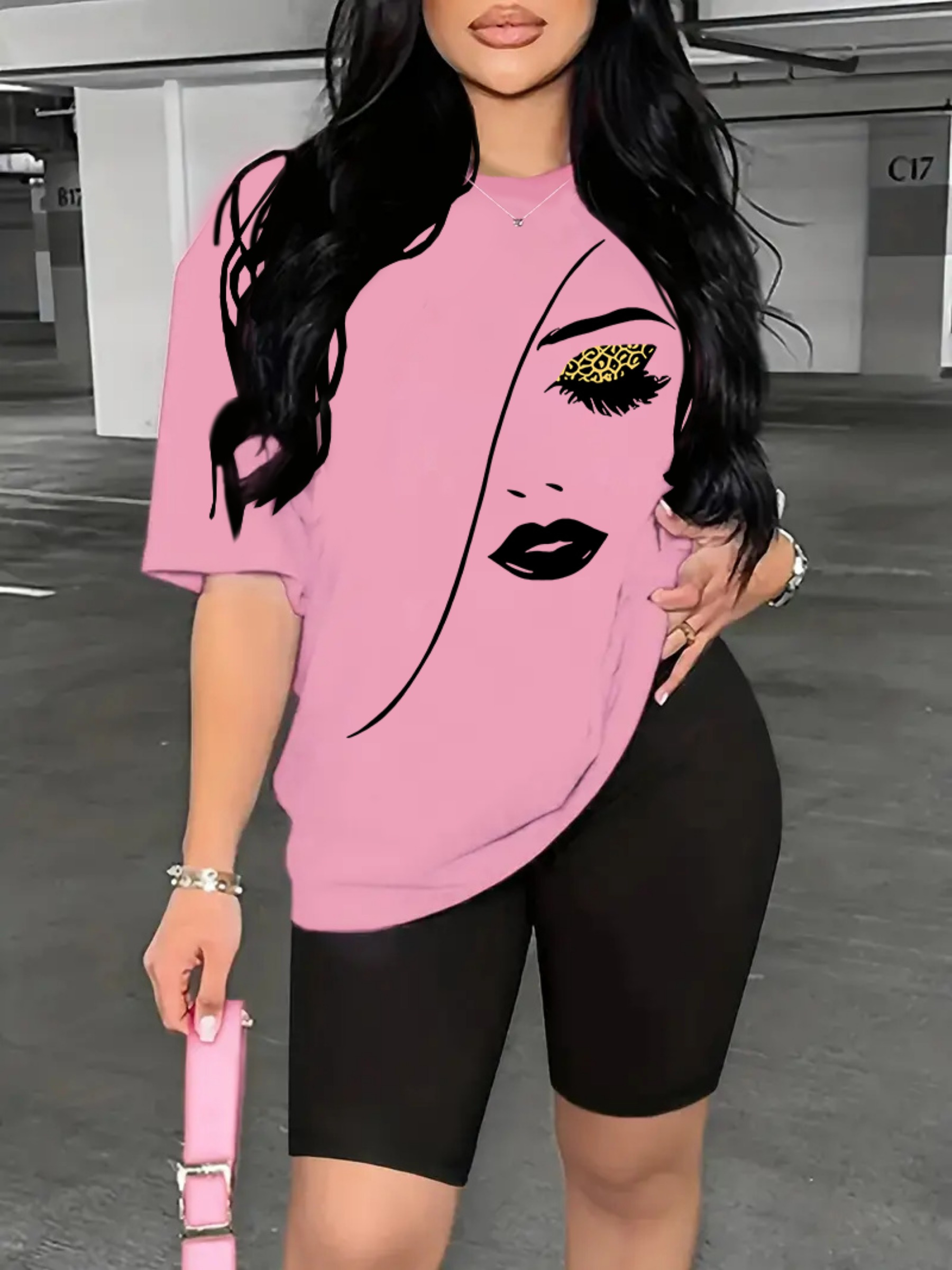 T-shirt de sport pour femme à manches courtes avec tissu en polyester à élasticité moyenne