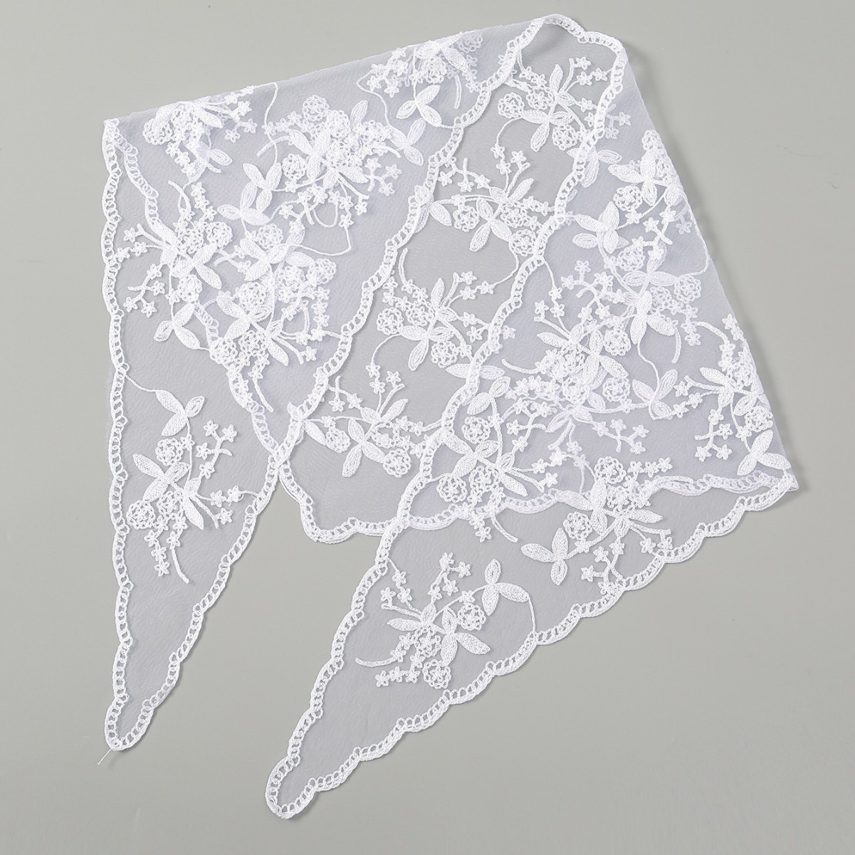 Nouveau blanc noir femmes fleur écharpe été dame solide dentelle triangulaire foulards doux Foulard femme Wrap châles mariée chapeaux