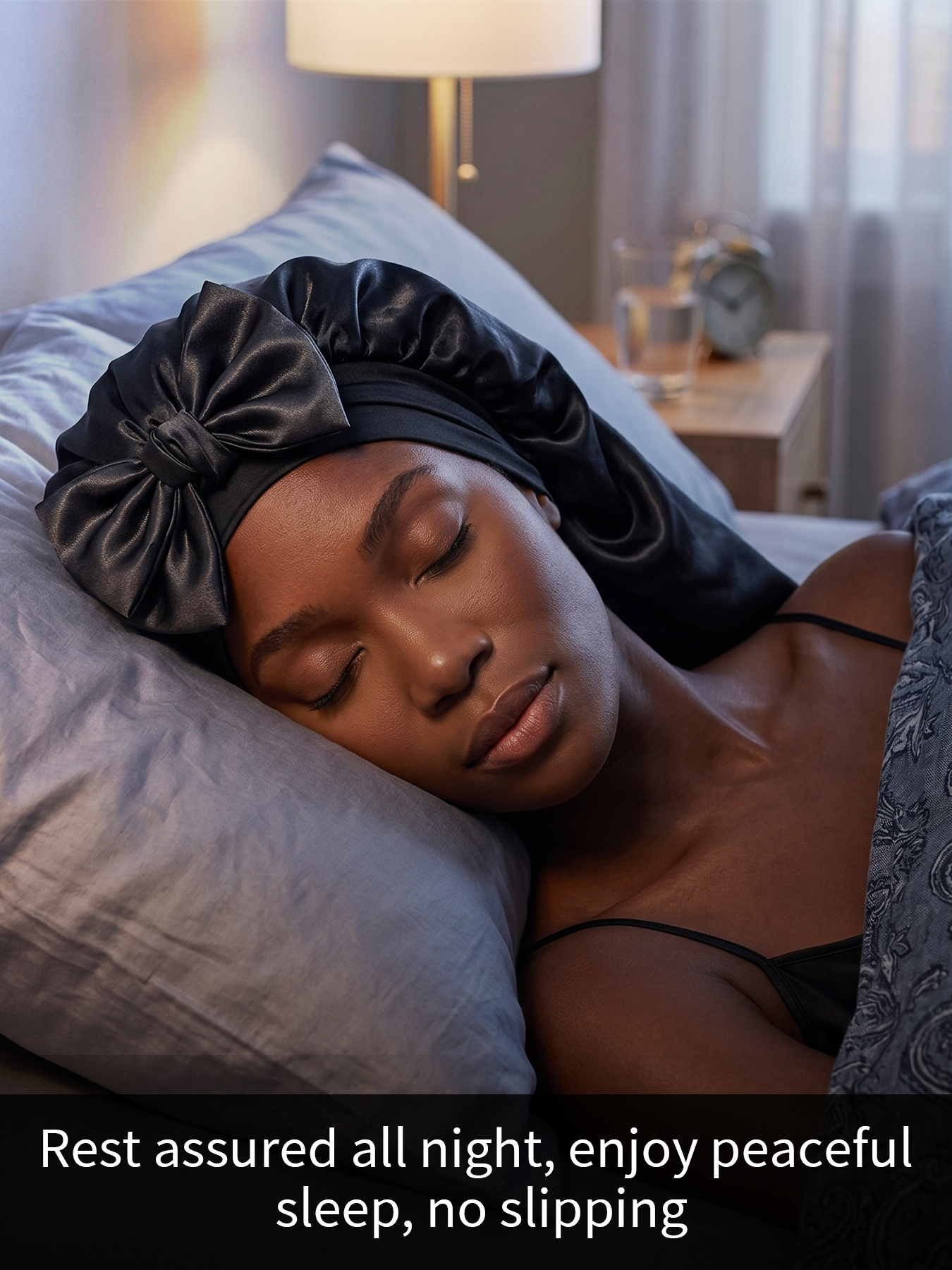 Bonnet en satin doux et soyeux pour femmes, cheveux naturels et bouclés, taille extra large, avec lien pour un sommeil confortable.