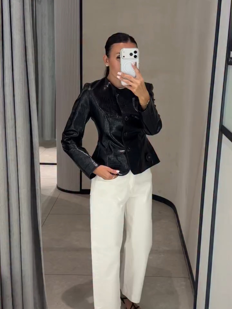 Jupes pour femmes Street Embossing, texture peau de crocodile, longueur genou, jupe en cuir moulante, mode féminine automne 2026.