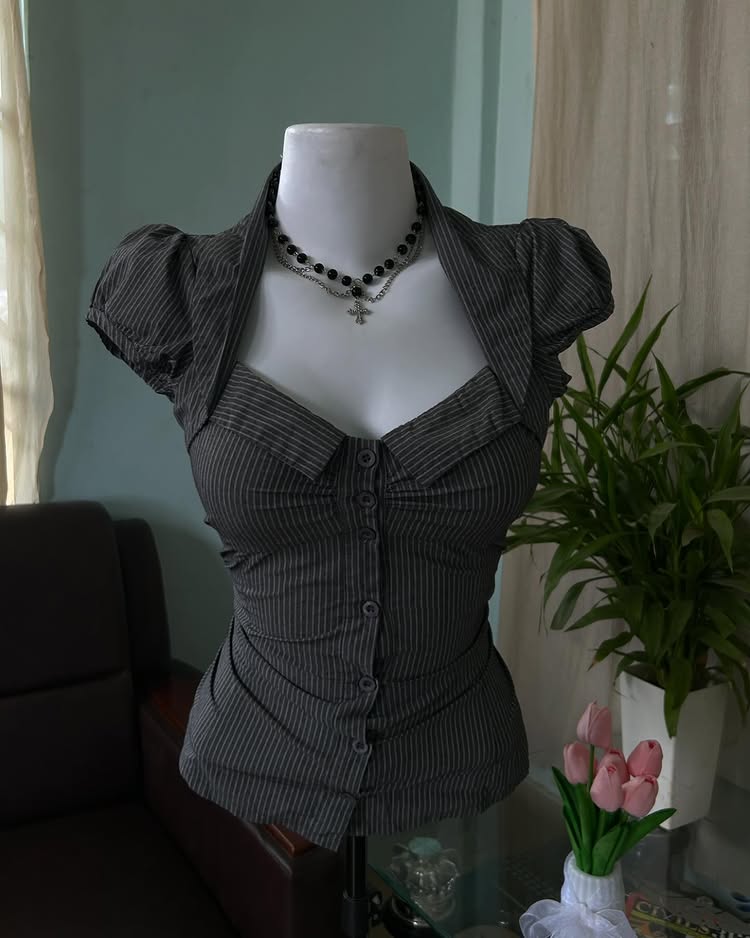 T-shirt amincissant sexy et tendance avec col en V, style gothique urbain, rafraîchissant et confortable pour l'été