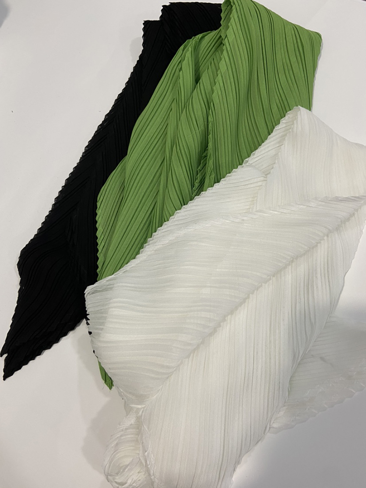 Miyake plissé femmes écharpe châle tissu mode coréenne mince crème solaire écharpe Foulard Femme Luxe Marque Hijabs pour Femme